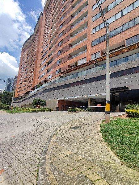 Apartaestudio en arriendo Antioquia Envigado Asd 60 m2 Habitaciones 1 Baños 2 Garajes 1 Precio $3800000