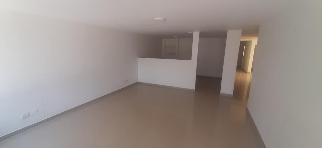 Casa en arriendo Valle Del Cauca Cali Tequendama 250 m2 Habitaciones 5 Baños 3 Garajes 2 Precio $5500000