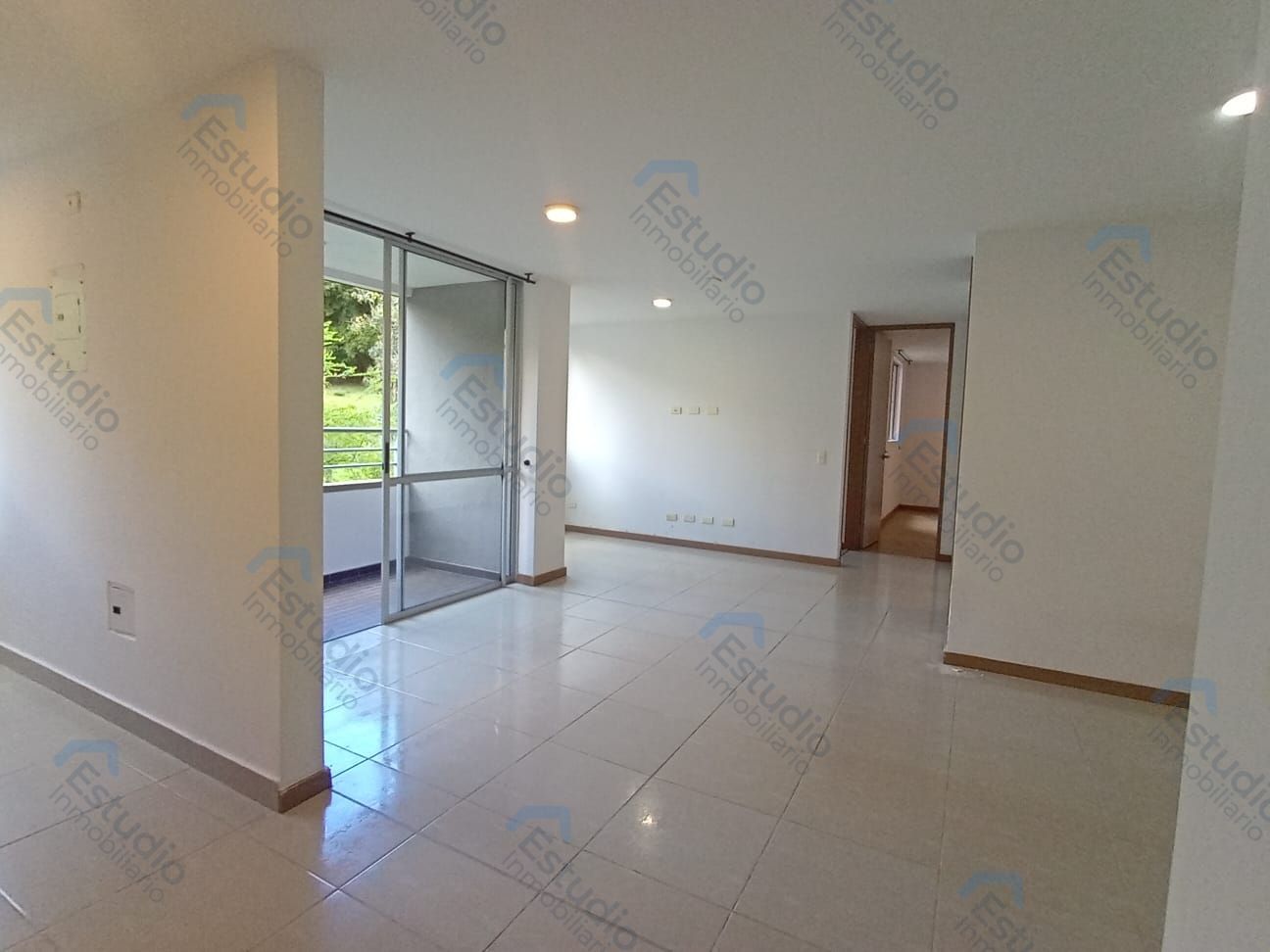 Apartamento en arriendo Antioquia Sabaneta La Barquereña 60 m2 Habitaciones 2 Baños 2 Garajes 1 Precio $2500000