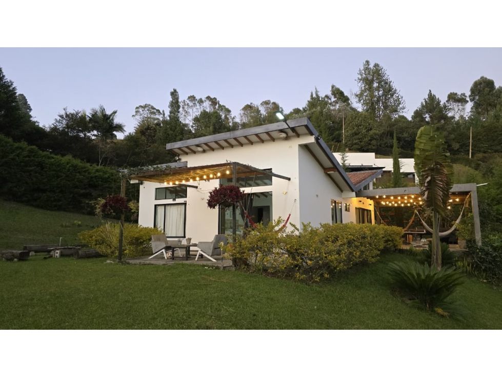 Casa Campestre en arriendo Antioquia Rionegro Centro 190 m2 Habitaciones 3 Baños 2 Garajes 5 Precio $6500000