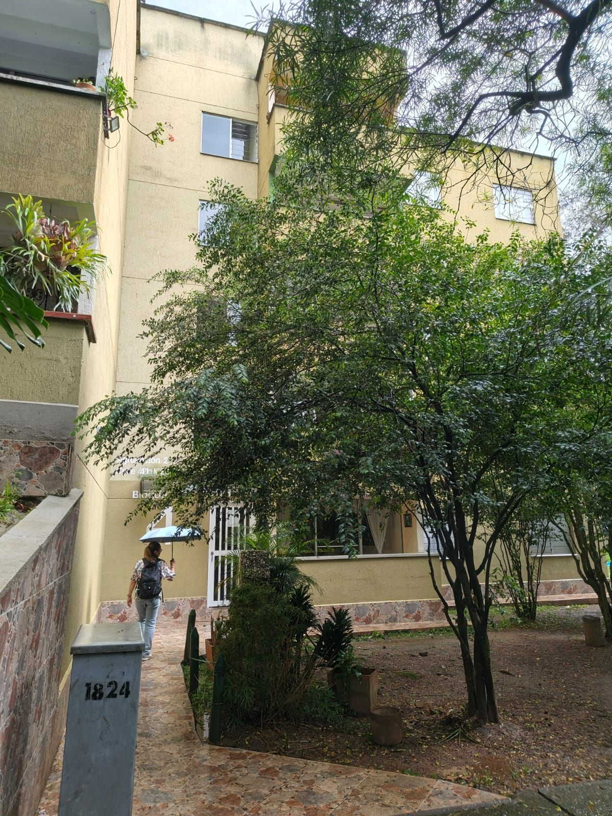 Apartamento en arriendo Antioquia Medellín Cataluña 89 m2 Habitaciones 4 Baños 2 Garajes 1 Precio $2400000