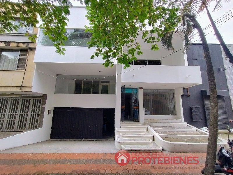 Casa en arriendo Antioquia Medellín Estadio 600 m2 Habitaciones 10 Baños 3 Garajes 2 Precio $20000000