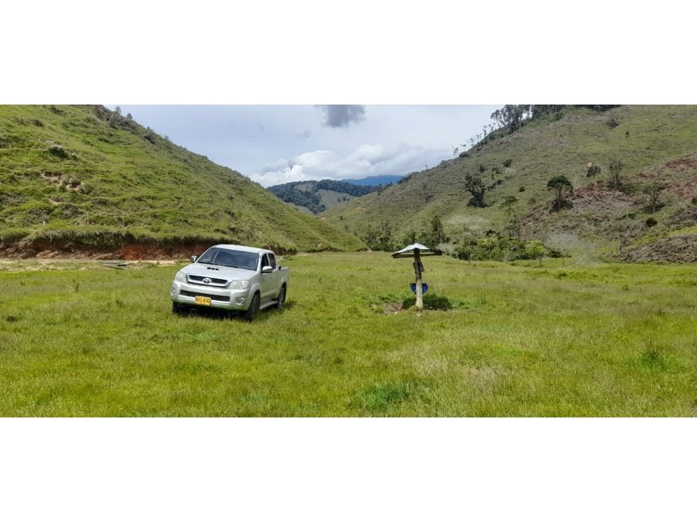 Finca en venta Antioquia Ciudad Bolívar Ciudad Bolívar 450 m2 Habitaciones 6 Baños 4 Garajes 6 Precio $20000000000