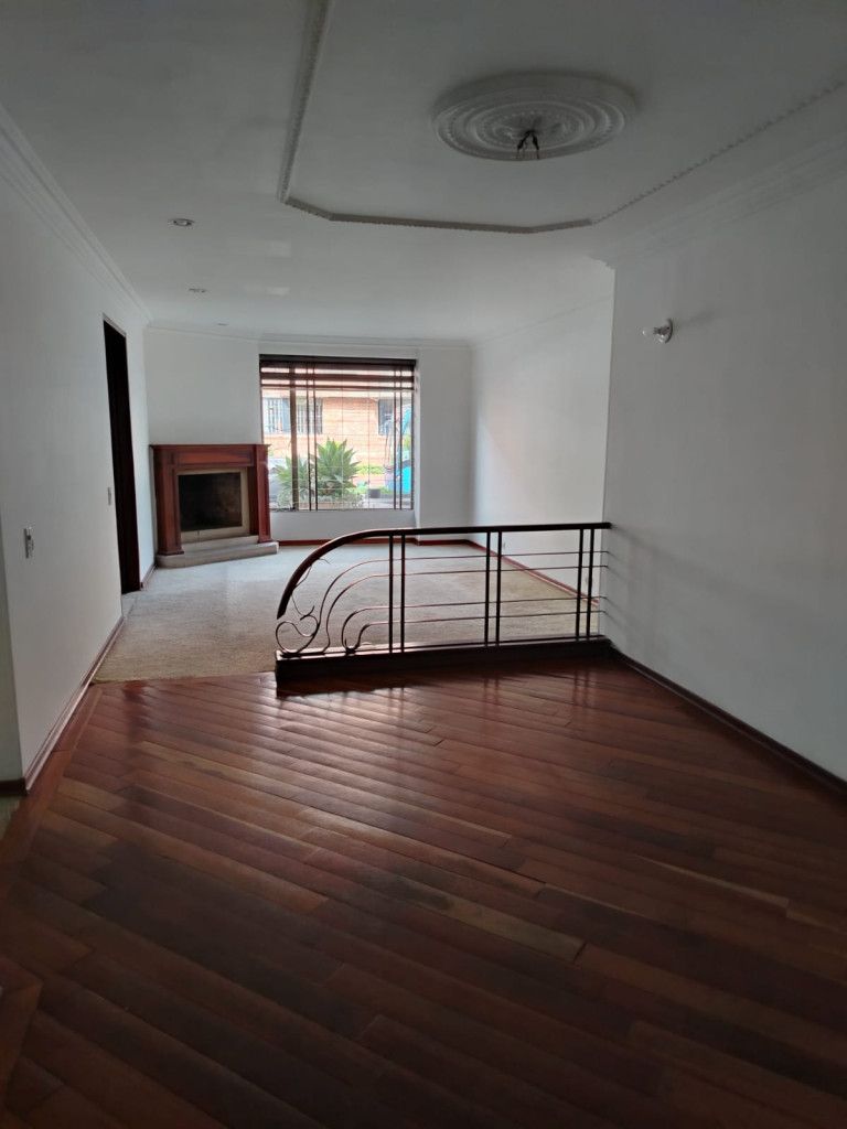 Apartamento en venta Cundinamarca Bogotá Santa Barbara Central 150 m2 Habitaciones 3 Baños 3 Garajes 2 Precio $890000000