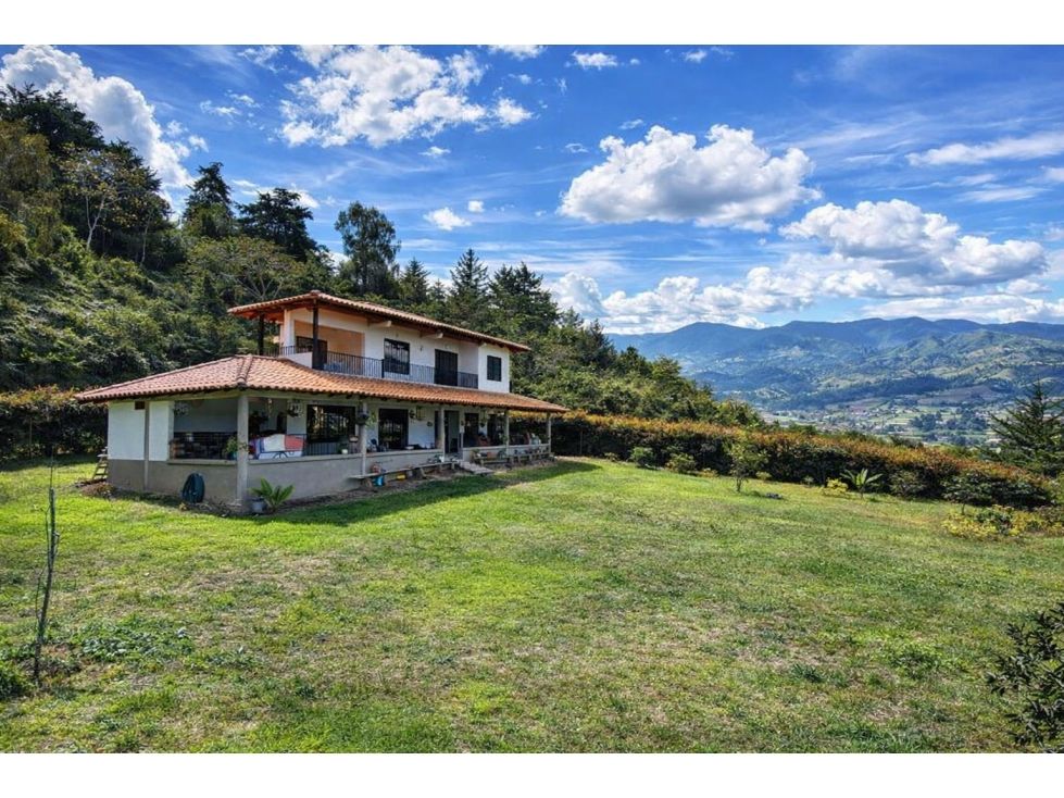 Casa Campestre en venta Antioquia La Ceja La Ceja 200 m2 Habitaciones 4 Baños 3 Garajes 8 Precio $920000000