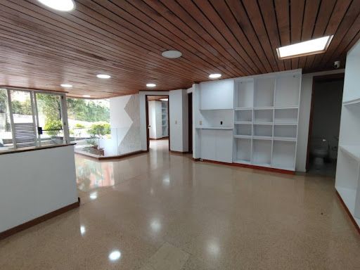 Oficina en arriendo Antioquia Medellín Urbanizacion Quintas Del Sol De La Mota 102 m2 Habitaciones 0 Baños 2 Garajes 0 Precio $5355000
