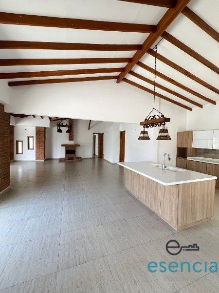 Casa en arriendo Antioquia Envigado San Rafael 350 m2 Habitaciones 3 Baños 4 Garajes 8 Precio $12000000