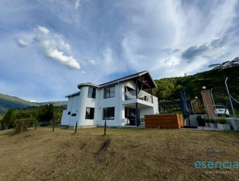 Apartamento en arriendo Antioquia Envigado San Rafael 400 m2 Habitaciones 4 Baños 4 Garajes 2 Precio $12000000