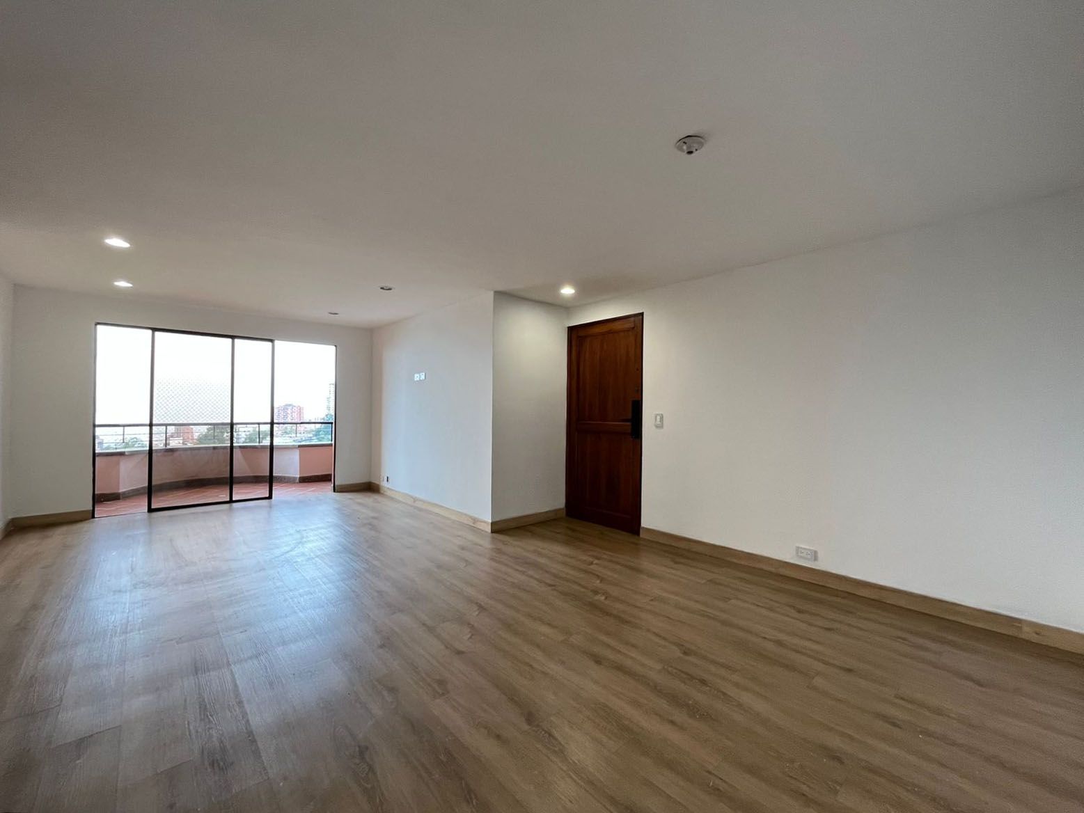 Apartamento en arriendo Antioquia Medellín San Lucas 114 m2 Habitaciones 3 Baños 2 Garajes 2 Precio $5500000