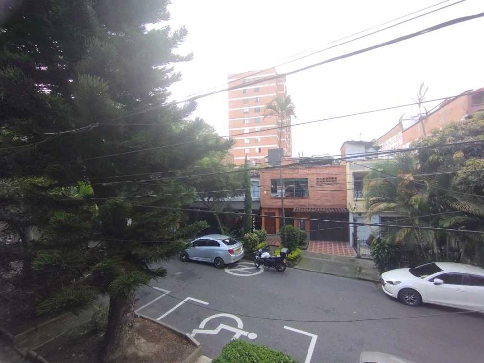 Casa en arriendo Antioquia Envigado Jardines 120 m2 Habitaciones 4 Baños 2 Garajes 0 Precio $3400000