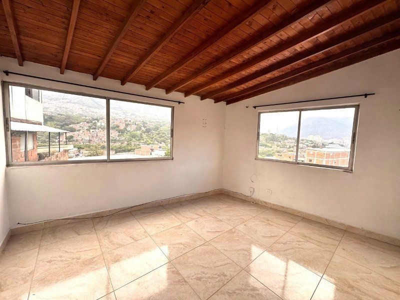 Apartamento en arriendo Antioquia Medellín Santa Cruz 55 m2 Habitaciones 3 Baños 1 Garajes 0 Precio $1300000