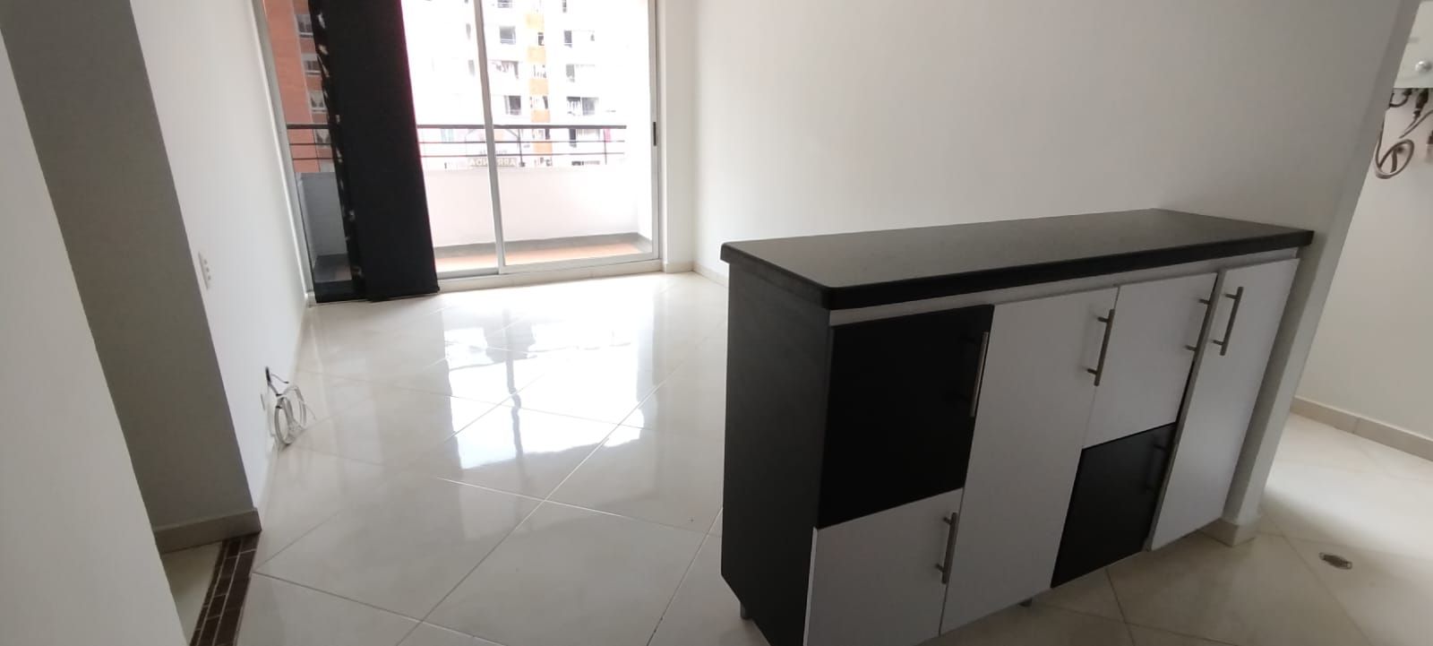 Apartamento en arriendo Antioquia Medellín Altavista 70 m2 Habitaciones 3 Baños 2 Garajes 0 Precio $2500000