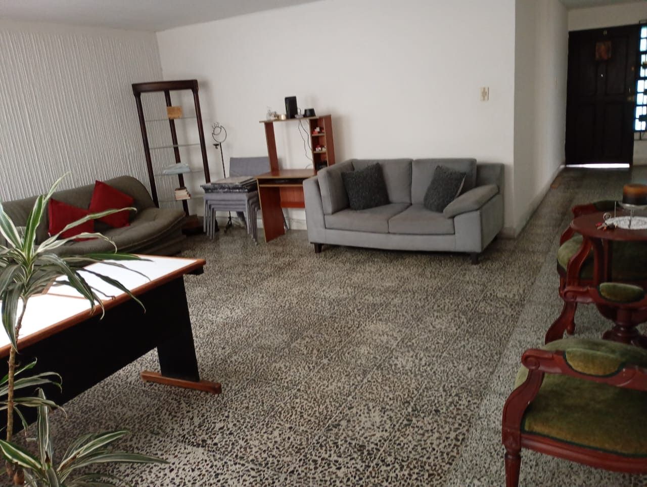 Casa en arriendo Antioquia Medellín Naranjal 375 m2 Habitaciones 6 Baños 4 Garajes 1 Precio $11000000