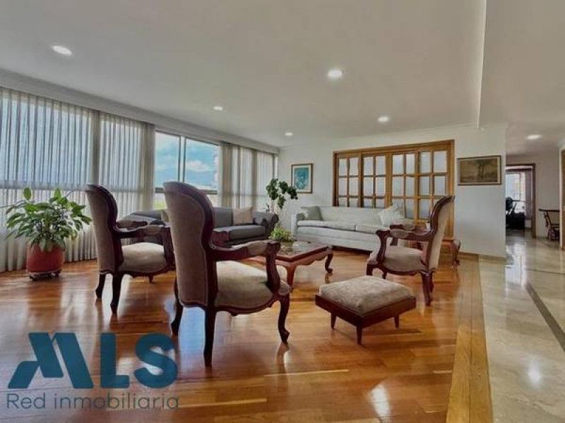 Apartamento en venta Antioquia Medellín Los Balsos No2 214 m2 Habitaciones 4 Baños 3 Garajes 2 Precio $1650000000