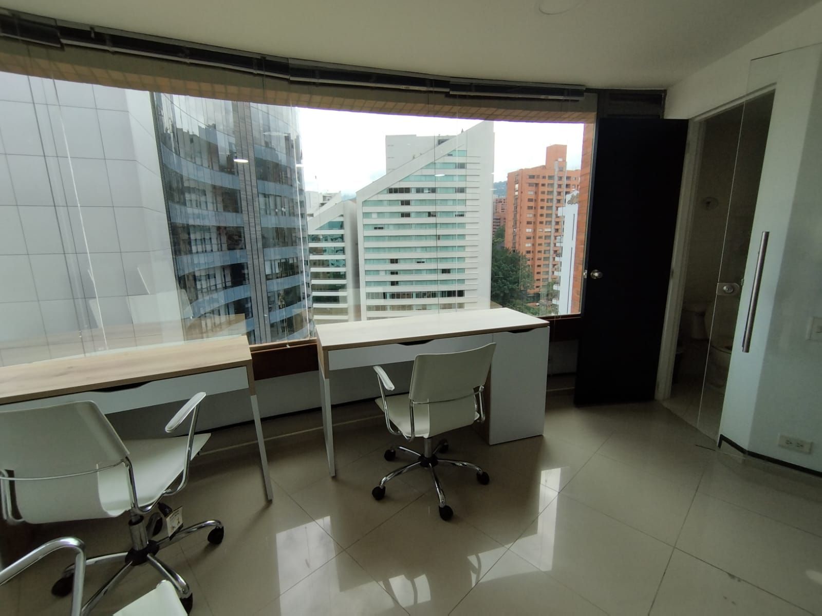 Oficina en arriendo Antioquia Medellín Alejandria 38 m2 Habitaciones 0 Baños 1 Garajes 1 Precio $3950000