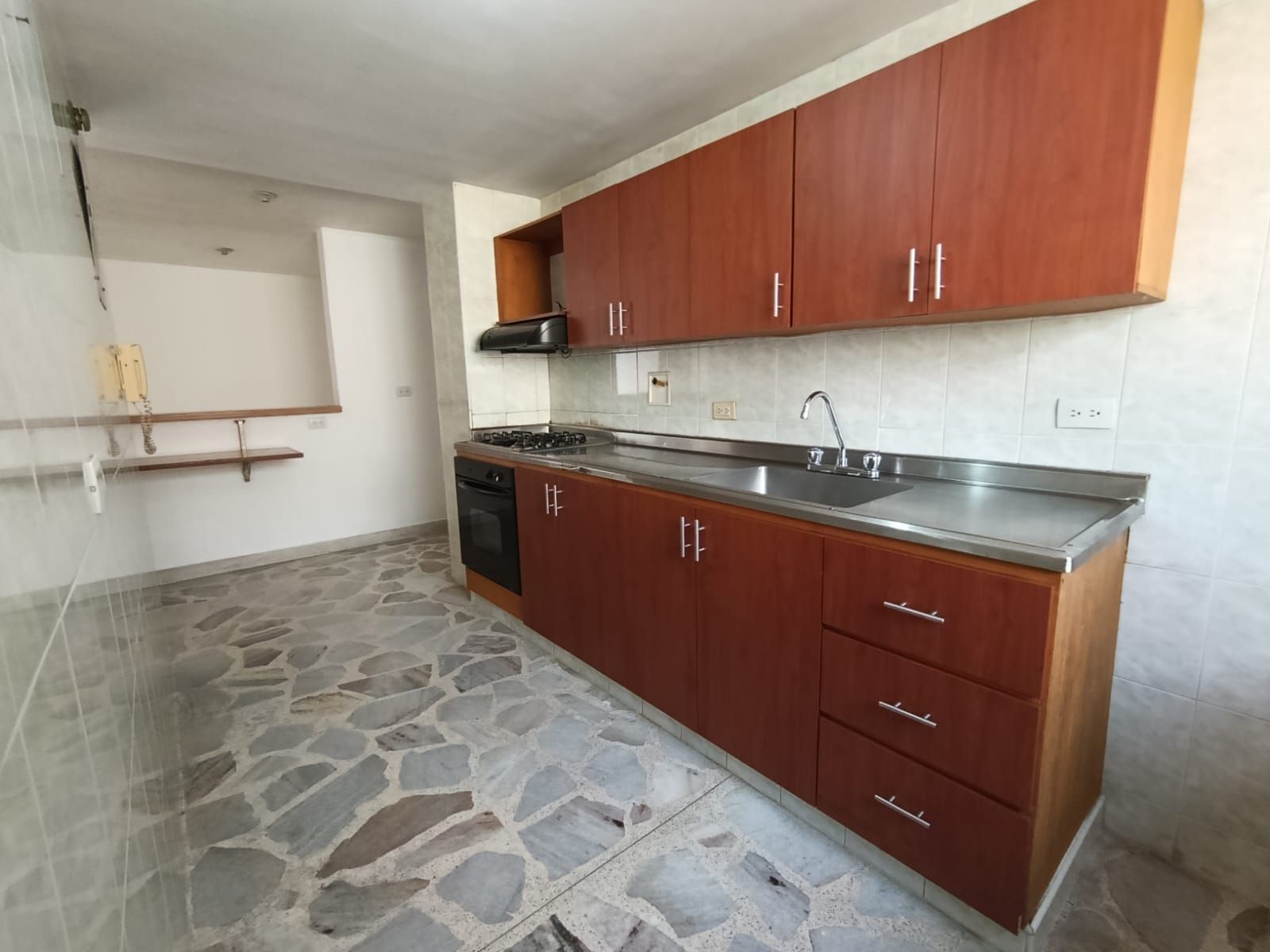 Apartamento en arriendo Antioquia Medellín La Castellana 105 m2 Habitaciones 3 Baños 2 Garajes 1 Precio $2900000