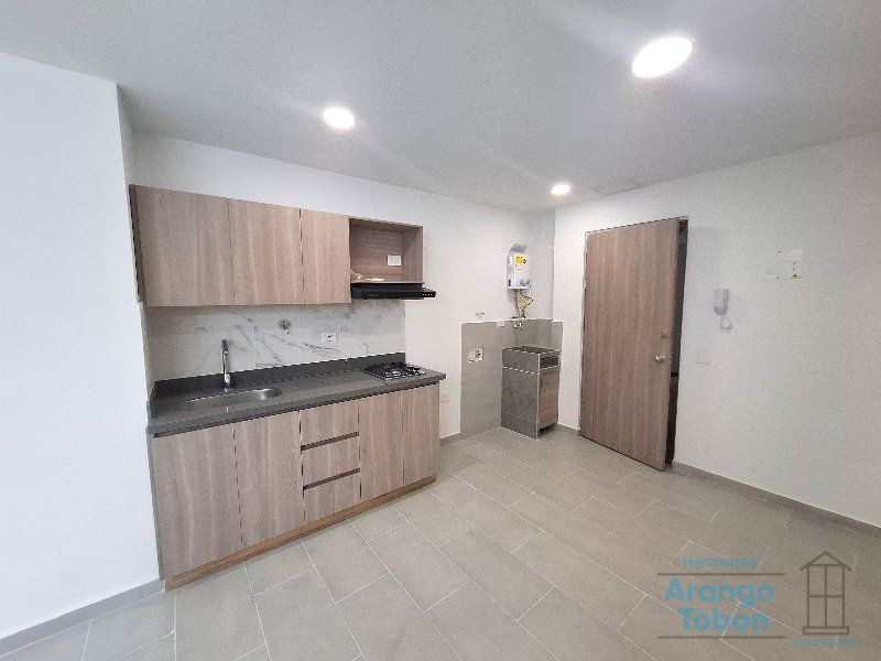Apartaestudio en arriendo Antioquia Medellín La Floresta 27 m2 Habitaciones 0 Baños 1 Garajes 0 Precio $1700000