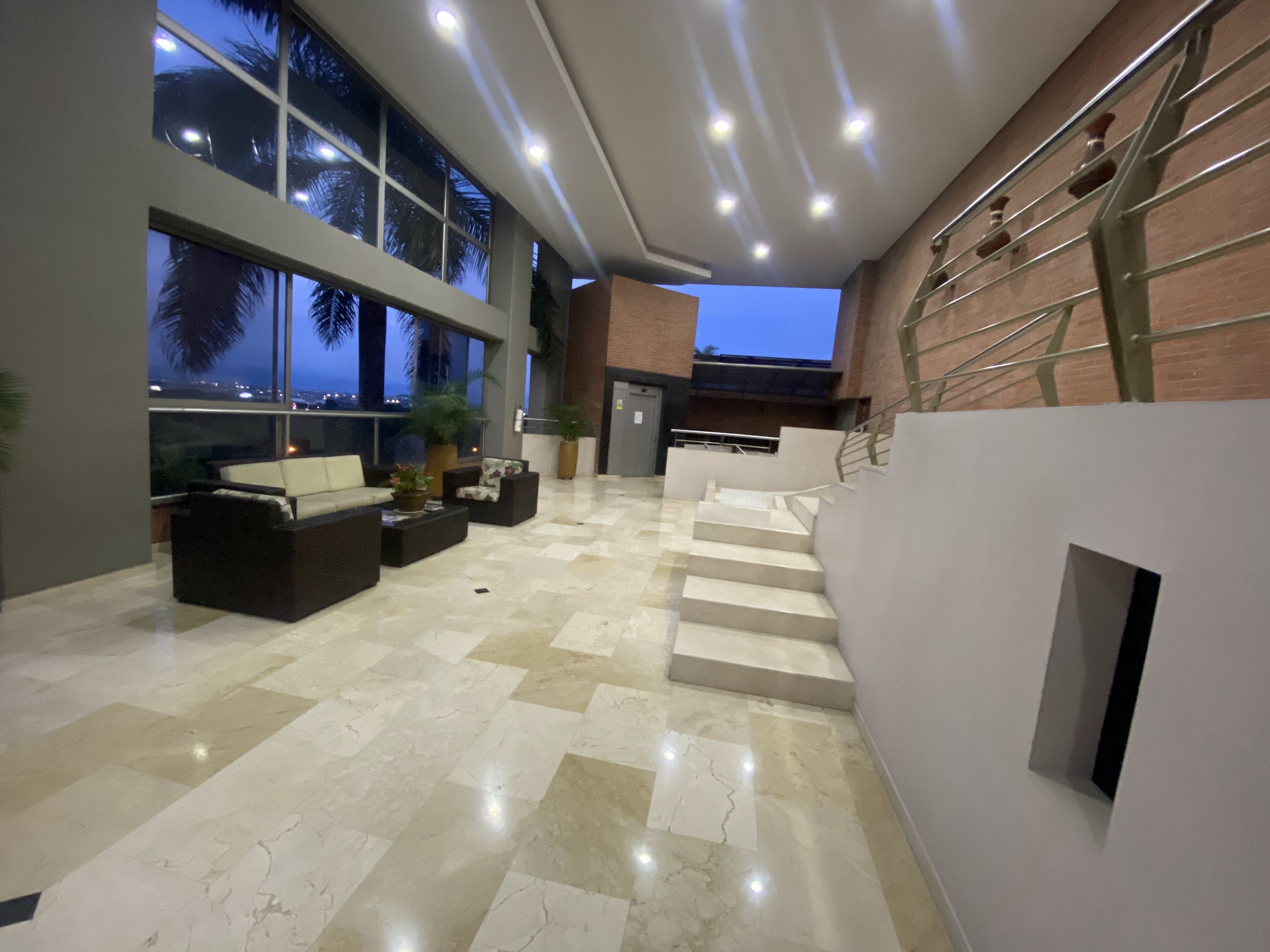 Apartamento en venta Valle Del Cauca Cali Menga 250 m2 Habitaciones 3 Baños 4 Garajes 2 Precio $999900000