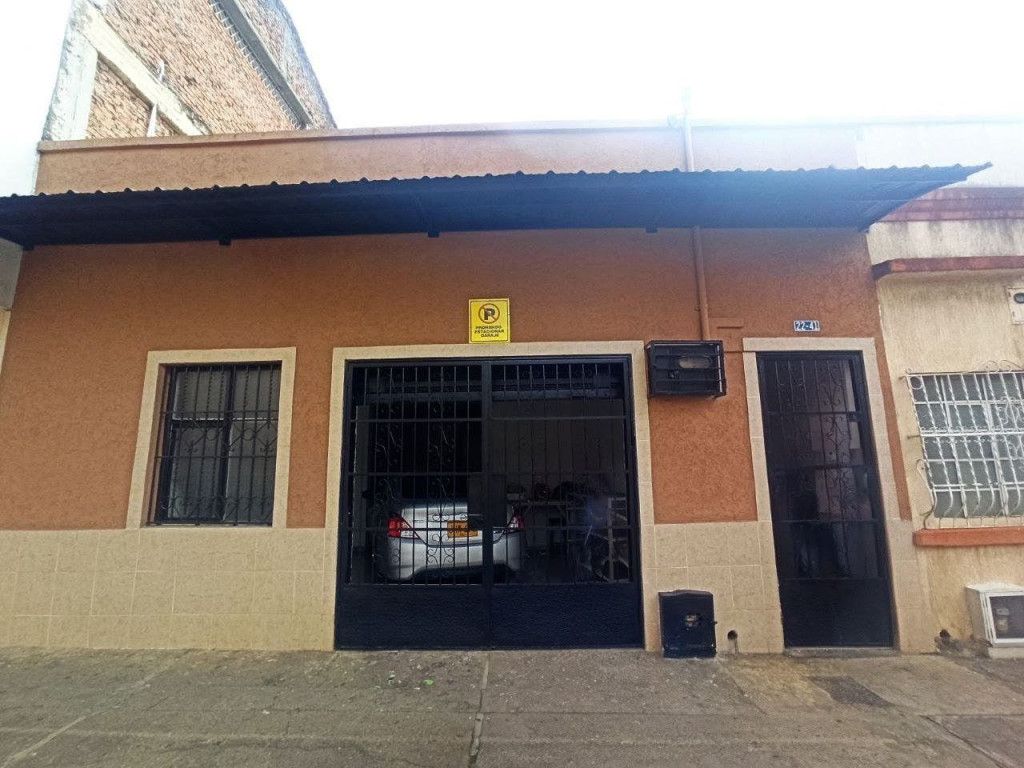 Casa en venta Valle Del Cauca Cali Bretaña 240 m2 Habitaciones 3 Baños 2 Garajes 1 Precio $600000000