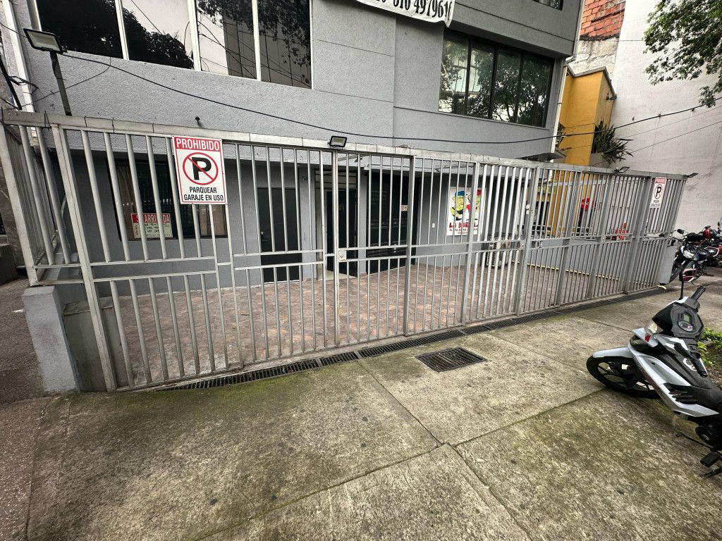 Edificio en venta Valle Del Cauca Cali Prados Del Norte 600 m2 Habitaciones 0 Baños 0 Garajes 2 Precio $1500000000