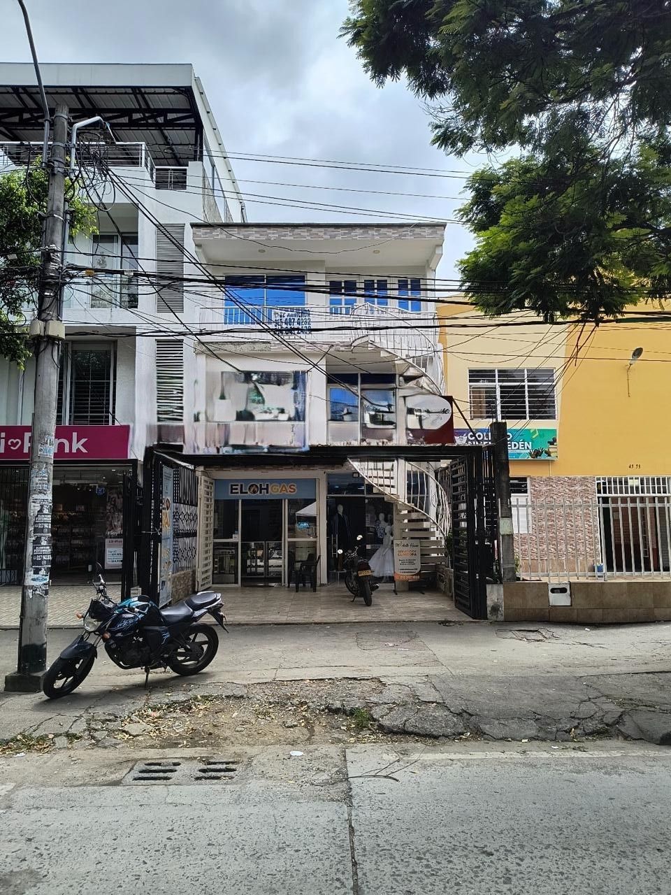 Edificio en venta Valle Del Cauca Cali Panamericano 270 m2 Habitaciones 11 Baños 6 Garajes 0 Precio $1120000000