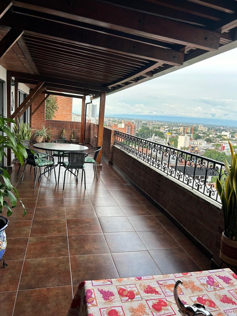 Apartamento en venta Valle Del Cauca Cali Santa Mónica 210 m2 Habitaciones 3 Baños 4 Garajes 3 Precio $800000000
