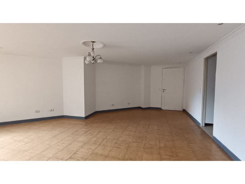 Apartamento en arriendo Antioquia Medellín Suramericana 130 m2 Habitaciones 4 Baños 2 Garajes 1 Precio $4200000