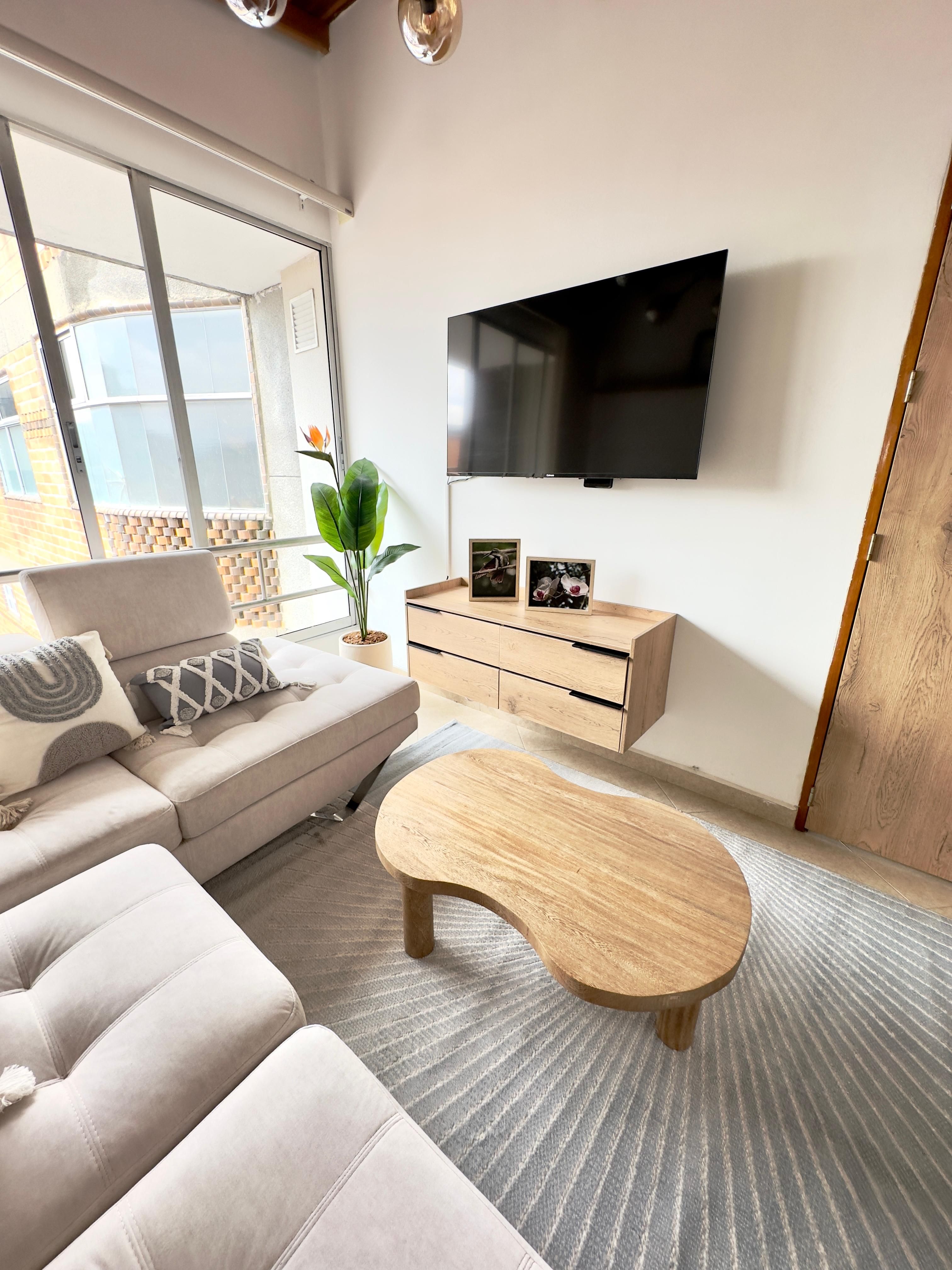 Apartamento en arriendo Antioquia Envigado Los Naranjos 113 m2 Habitaciones 4 Baños 3 Garajes 1 Precio $5500000