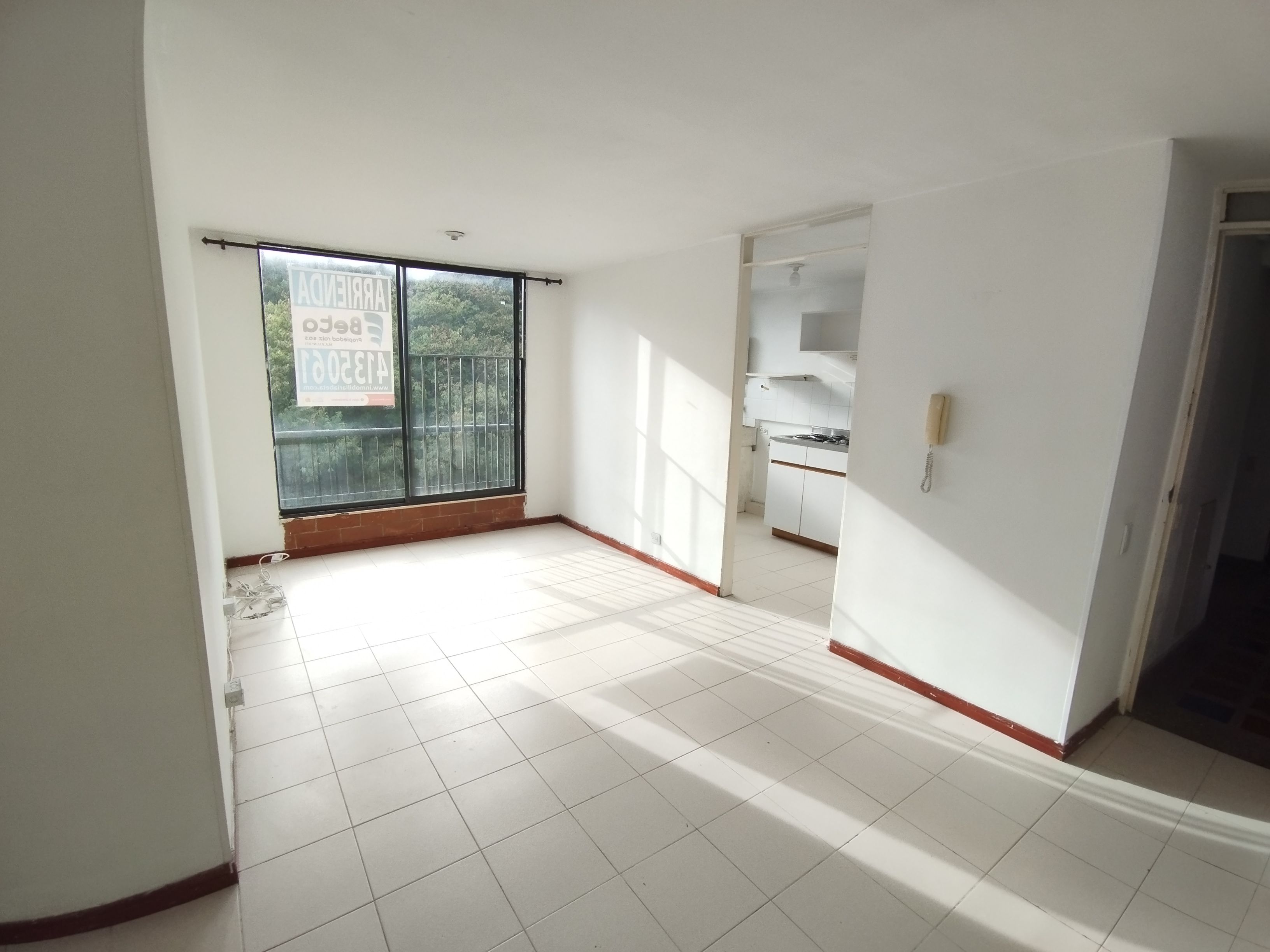 Apartamento en arriendo Antioquia Medellín La Pradera 70 m2 Habitaciones 3 Baños 2 Garajes 0 Precio $2300000