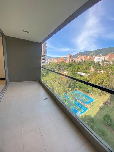 Apartamento en arriendo Antioquia Medellín Los Balsos No2 100 m2 Habitaciones 2 Baños 3 Garajes 1 Precio $5700000