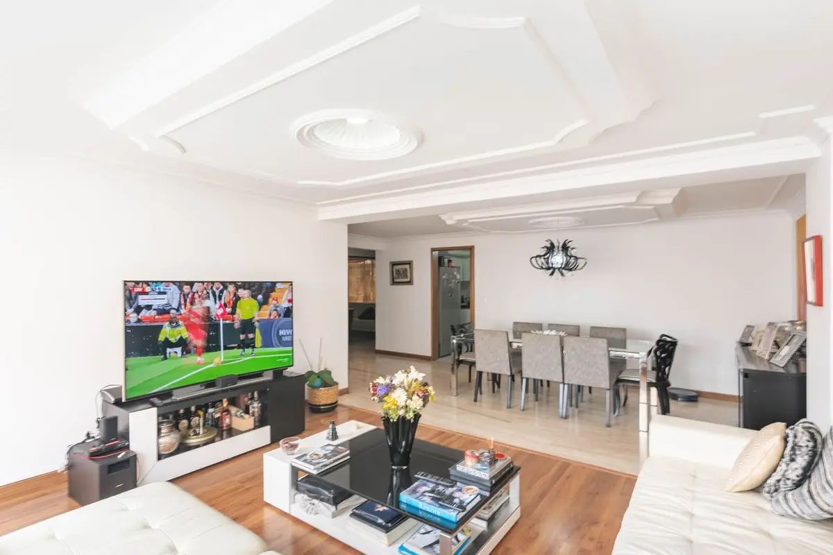 Apartamento en venta Cundinamarca Bogotá Santa Bibiana 143 m2 Habitaciones 3 Baños 2 Garajes 2 Precio $546000000