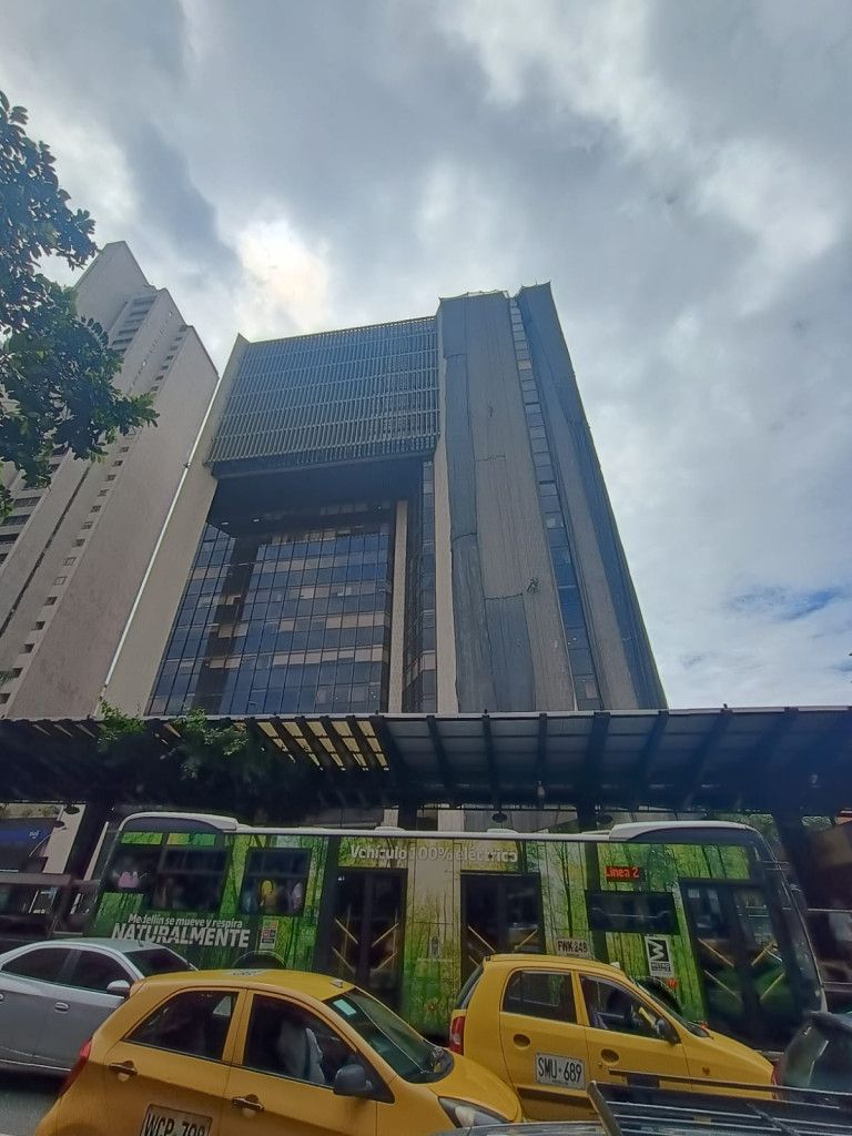 Oficina en arriendo Antioquia Medellín La Candelaria 200 m2 Habitaciones 0 Baños 2 Garajes 1 Precio $11500000