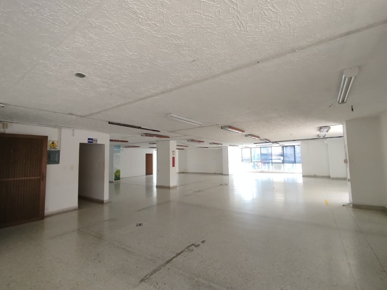Edificio en arriendo o venta Risaralda Pereira San Jose 2600 m2 Habitaciones 6 Baños 6 Garajes 6 Precio venta $15000000000 Precio arriendo $66000000