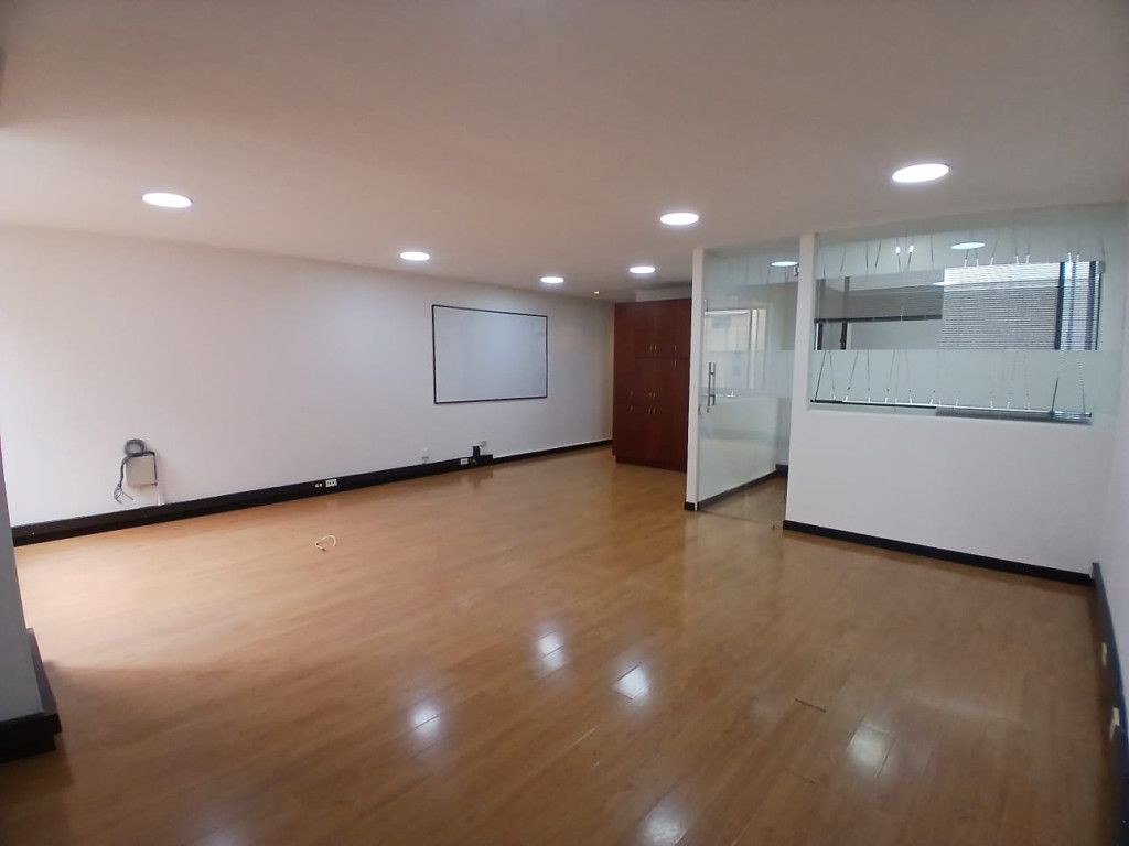 Oficina en venta Cundinamarca Bogotá Santa Barbara Oriental 50 m2 Habitaciones 0 Baños 1 Garajes 2 Precio $360000000