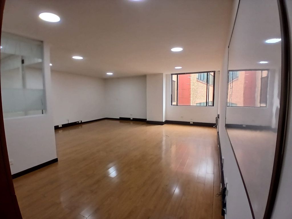 Oficina en venta Cundinamarca Bogotá Santa Barbara Oriental 50 m2 Habitaciones 0 Baños 1 Garajes 2 Precio $360000000