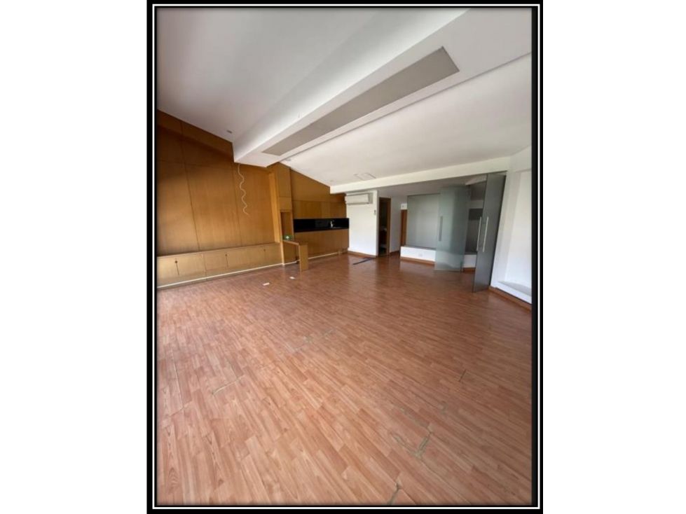 Oficina en arriendo Antioquia Medellín Patio Bonito 91 m2 Habitaciones 0 Baños 2 Garajes 0 Precio $6000000