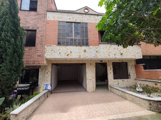 Casa en arriendo Antioquia Itagüí Santa Maria La Nueva 280 m2 Habitaciones 6 Baños 4 Garajes 3 Precio $4500000
