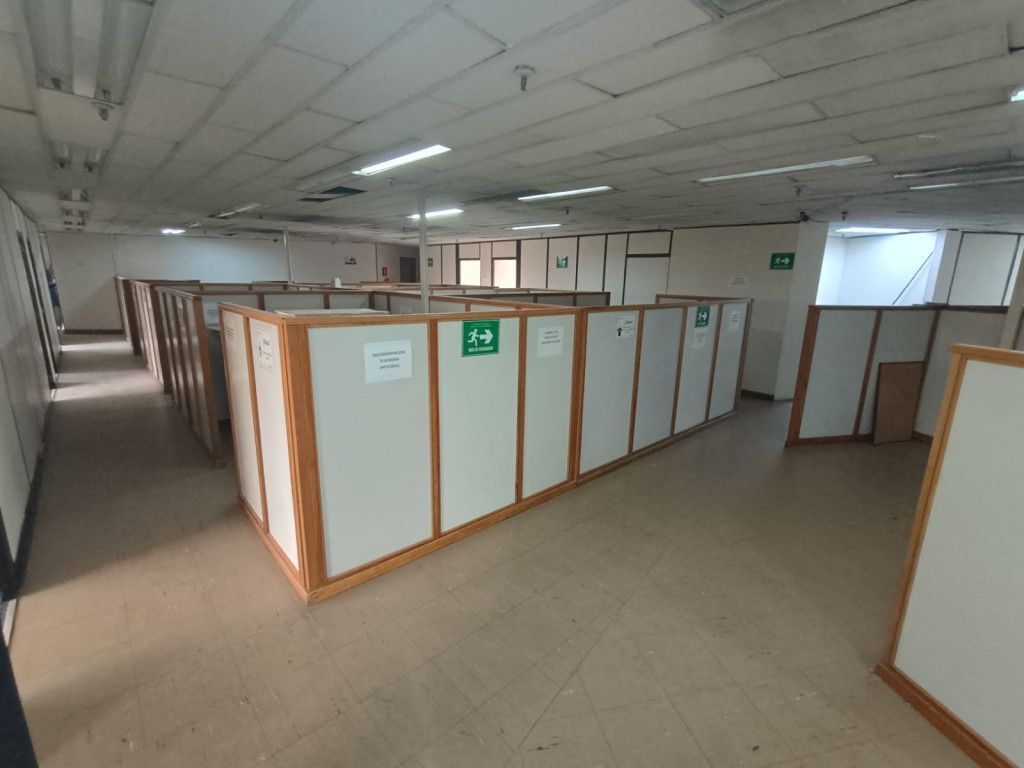 Oficina en arriendo Antioquia Medellín La Candelaria 600 m2 Habitaciones 0 Baños 23 Garajes 3 Precio $32000000