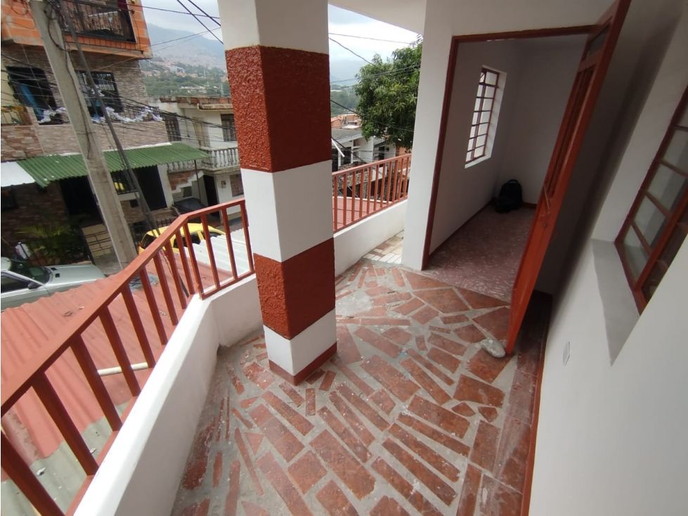Casa en venta Antioquia Medellín Santa Cruz 82 m2 Habitaciones 3 Baños 1 Garajes 0 Precio $200000000