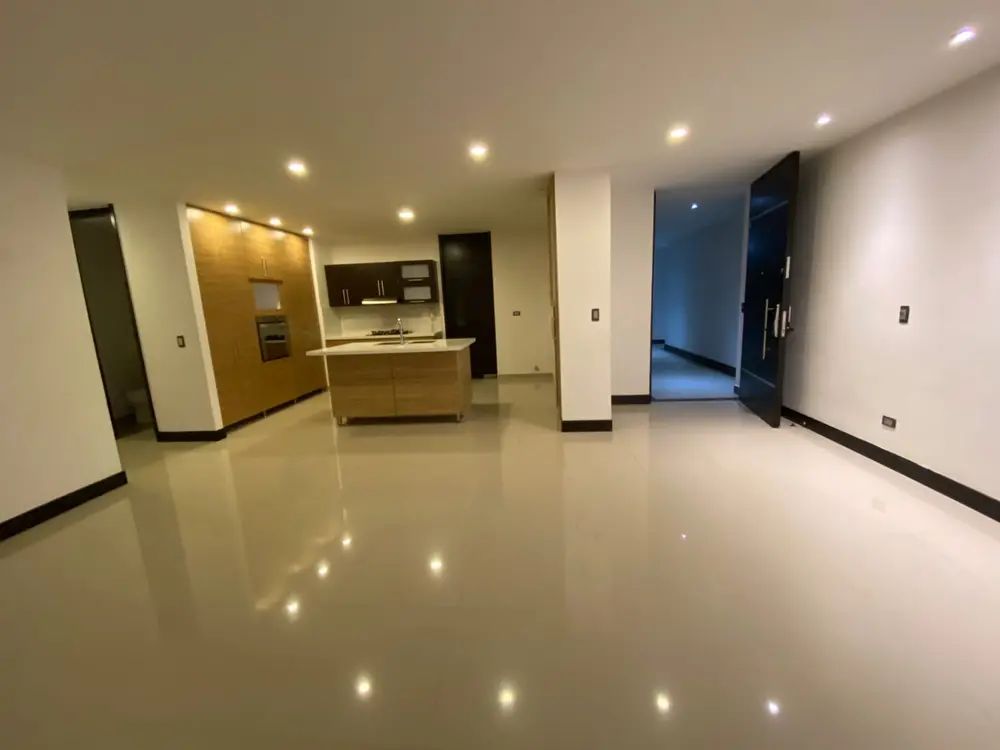 Apartamento en arriendo Valle Del Cauca Cali Santa Rosa 160 m2 Habitaciones 4 Baños 5 Garajes 2 Precio $3000000