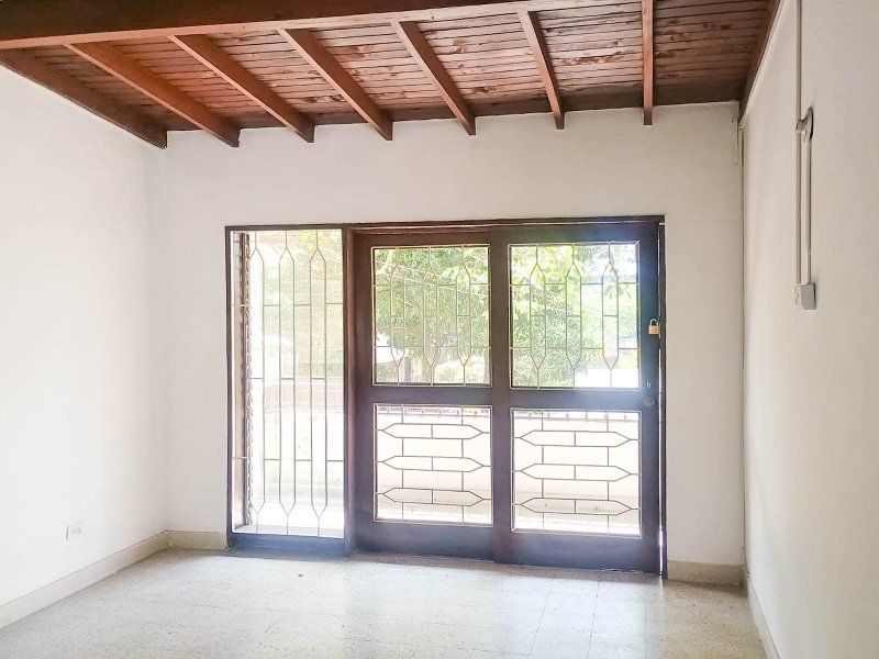 Casa en arriendo Antioquia Medellín Los Conquistadores 200 m2 Habitaciones 5 Baños 3 Garajes 1 Precio $4500000