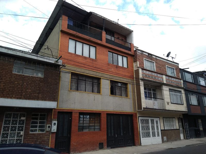 Casa en venta Cundinamarca Bogotá Rionegro 357 m2 Habitaciones 7 Baños 4 Garajes 1 Precio $800000000