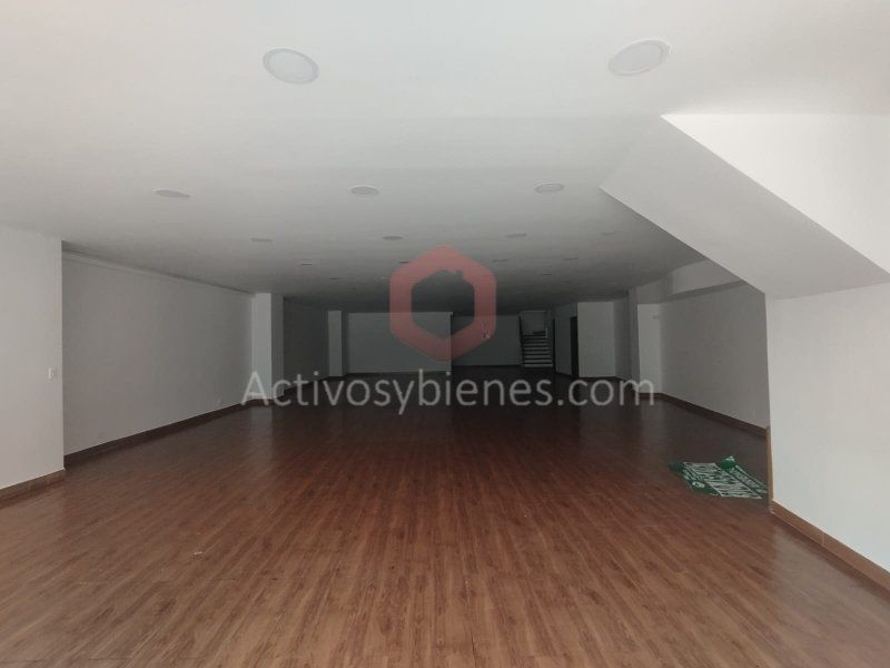 Local en arriendo Antioquia Envigado Pontevedra 200 m2 Habitaciones 0 Baños 1 Garajes 0 Precio $11000000