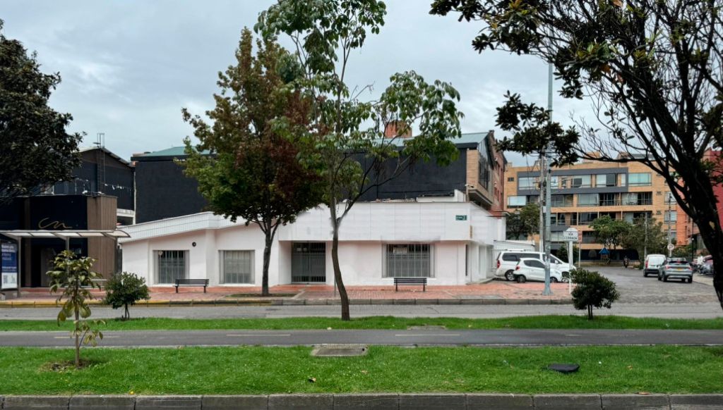 Casa en arriendo Cundinamarca Bogotá San Patricio 385 m2 Habitaciones 7 Baños 6 Garajes 0 Precio $29500000