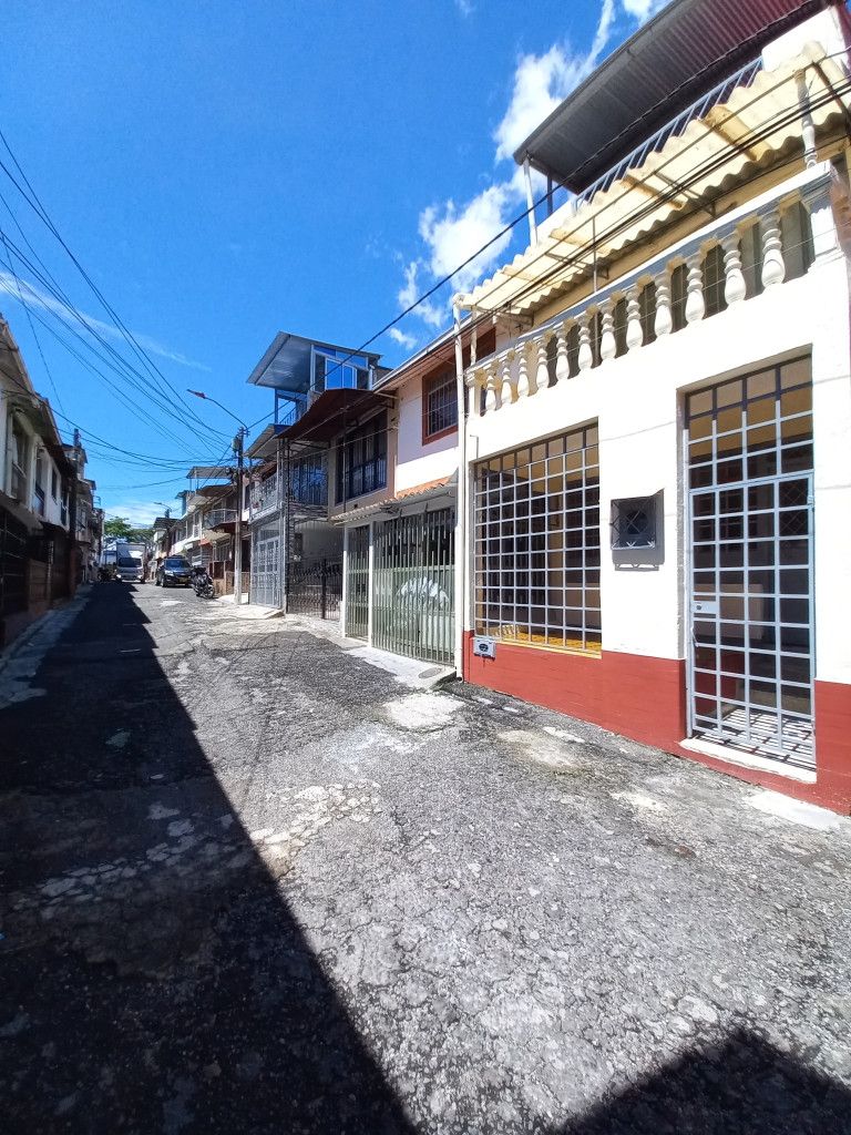 Casa en arriendo Tolima Ibagué Br Jordan Et Ix 186 m2 Habitaciones 4 Baños 3 Garajes 0 Precio $1200000