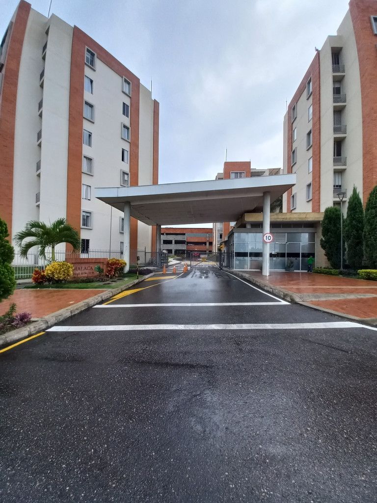 Apartamento en arriendo Tolima Ibagué Cn Portal Del Vergel 67 m2 Habitaciones 2 Baños 2 Garajes 1 Precio $1800000
