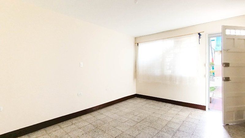 Casa en arriendo Antioquia Medellín Manrique Central No2 116 m2 Habitaciones 3 Baños 1 Garajes 0 Precio $2200000