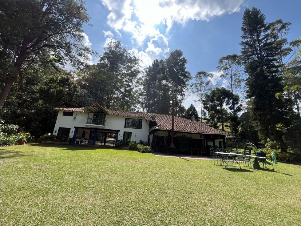 Casa Campestre en arriendo Antioquia La Ceja La Ceja 500 m2 Habitaciones 7 Baños 5 Garajes 4 Precio $12000000