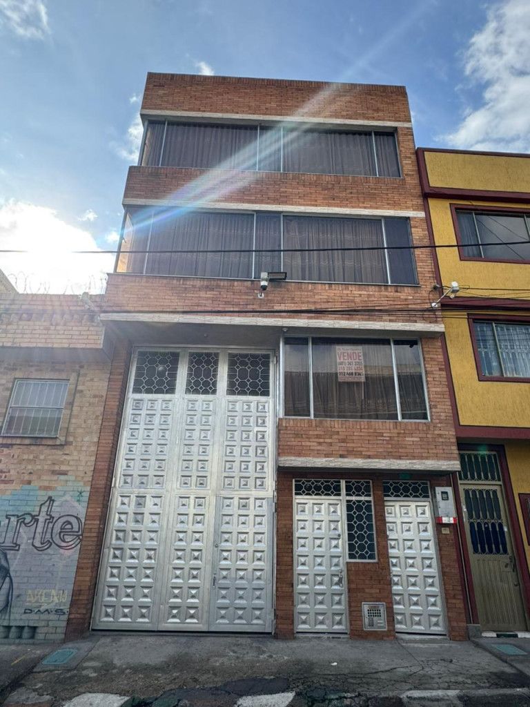 Casa en venta Cundinamarca Bogotá La Ronda 240 m2 Habitaciones 3 Baños 3 Garajes 0 Precio $650000000