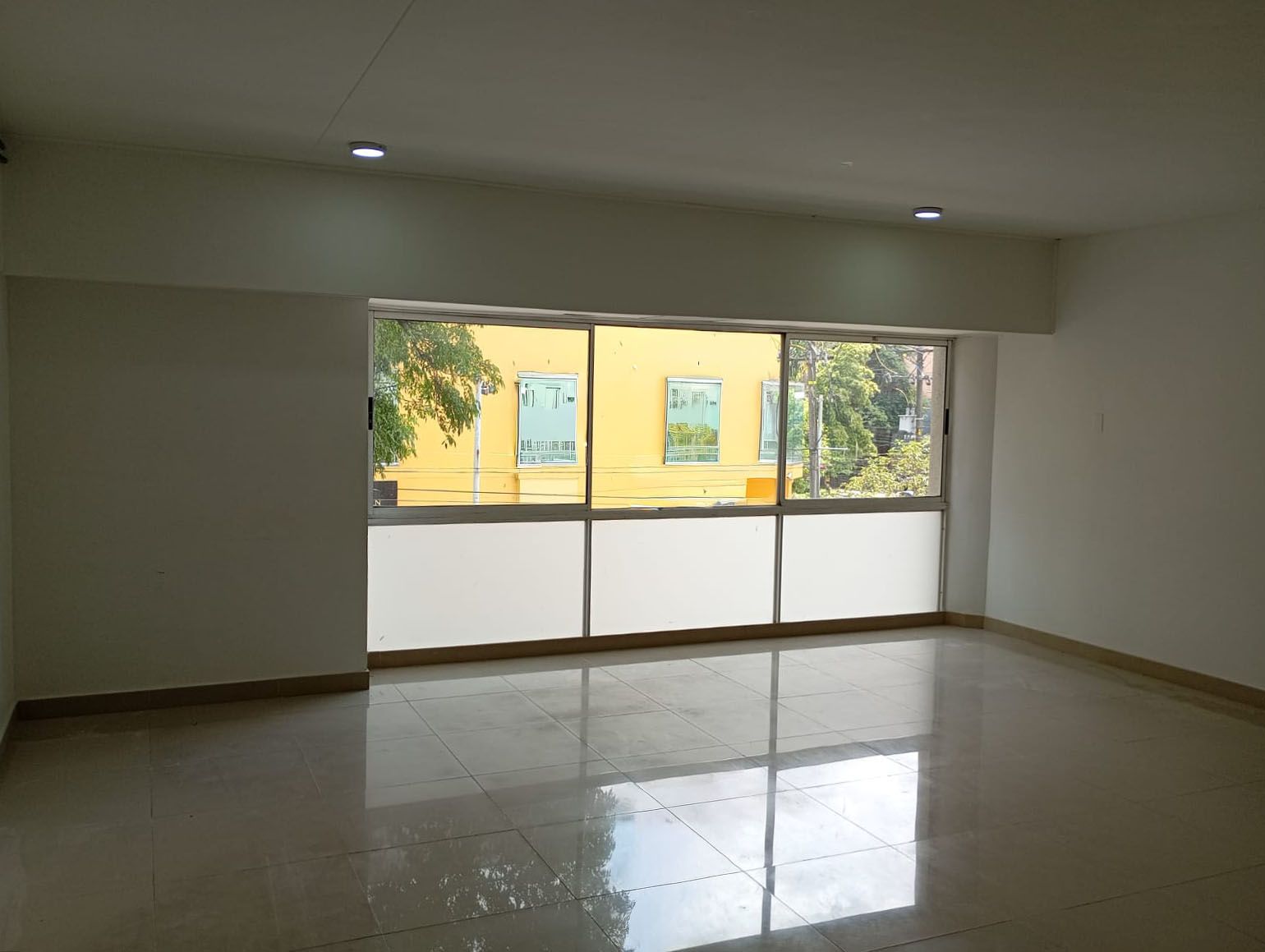 Oficina en arriendo Antioquia Medellín Laureles 64 m2 Habitaciones 0 Baños 2 Garajes 1 Precio $4000000